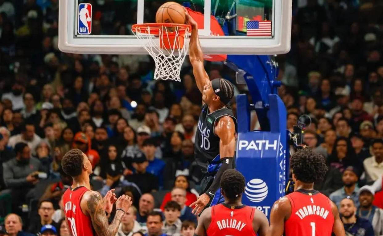 开云足球直播-辽宁队鏖战独行侠,锡安统治全场