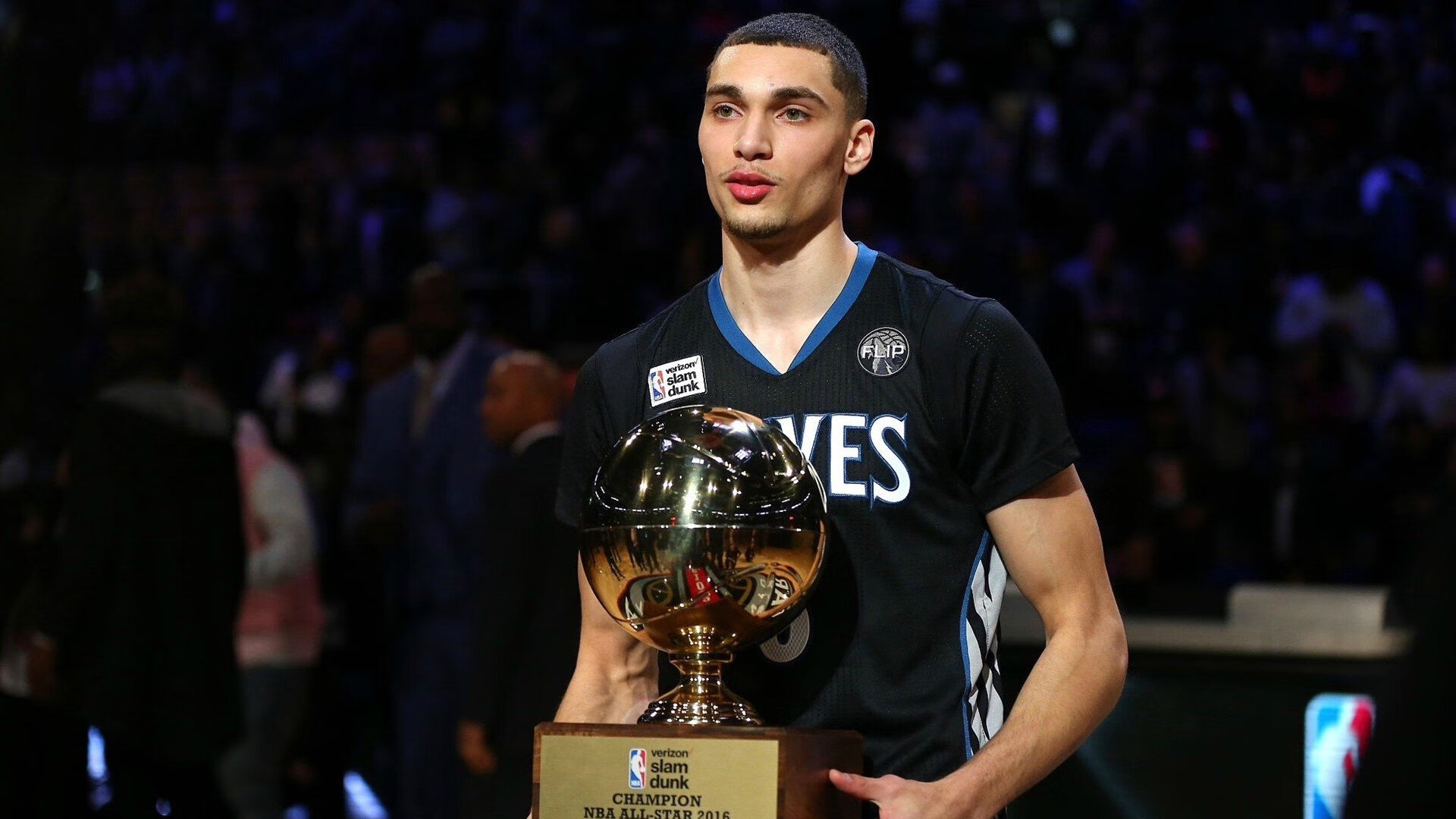 开云体育直播-开拓者狂胜黄蜂，戈贝尔成为关键先生